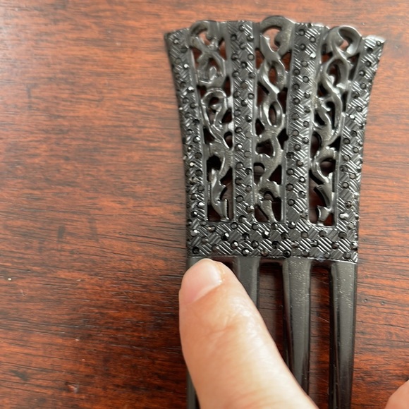 Vintage Mantilla Fan Comb with small black cut stones - Picture 6 of 7